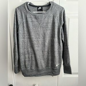 Like New -Women’s Nike Sweat shirt